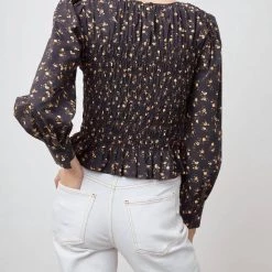 Coupon 💯 Rails Tabi Top in Romantic Floral for 👩 women ⌛ -Rails Sales Store a7238ad8de9f44cfb480d81eb1208fa4 9081fb3e 34ab 4256 95c9 e48ce36fcd9f 1080x