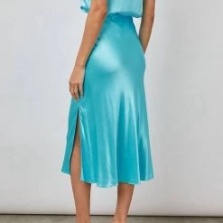 Top 10 ✔️ Rails Maya 👗 Skirt Azure In Blue for 👩 women 🛒 -Rails Sales Store cd6e1f6c1d1546959c72056b6495de85 2a49e550 e5fb 4c5f aa00 29d1ccb6f232 1080x